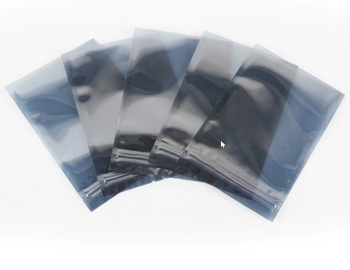 Bolsa de almacenamiento antiestática con cierre de cremallera.